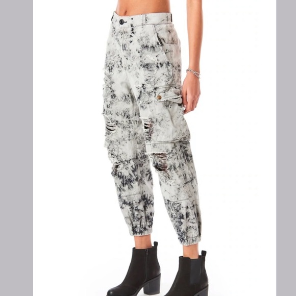 ✨NWT✨Carmar Baggy Grinded Cargo Pant Bleach Dye black and white - discontinued - Picture 4 of 17